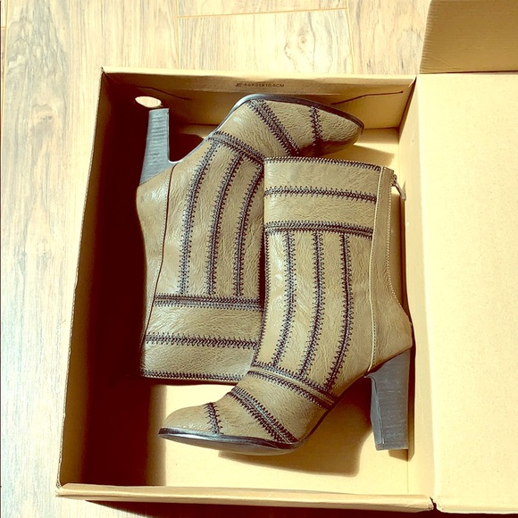 Taupe boots with Black Whipstitch design. - Picture 2 of 6